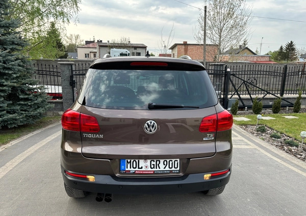 Volkswagen Tiguan cena 54700 przebieg: 177456, rok produkcji 2015 z Gniew małe 326